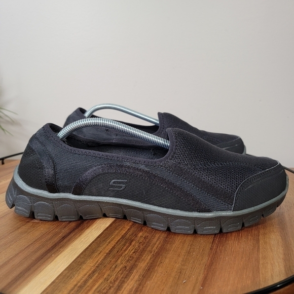 Skechers Walking Slip on Relaxed Fit Memory Foam Air Cooled Black Flats Size 10 - Picture 3 of 17